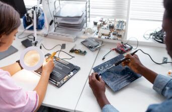 Comprehensive IT Solutions Beyond Laptop Sales at CY Global Technologies